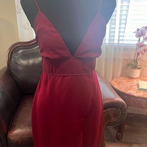 Chic Burgundy Midi Dress